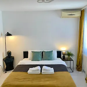 Apartament Matt, Bucureşti